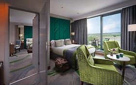 Carlton Hotel Dublin Airport 4*